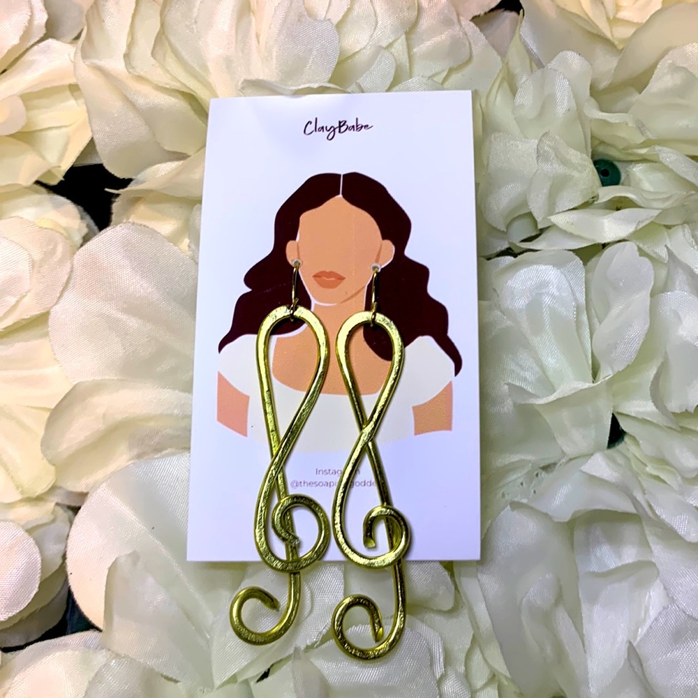 Gold wire music note earrings